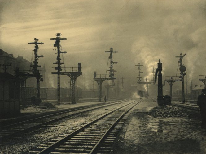 Léonard Misone: Sortie de la gare, Namur 1938